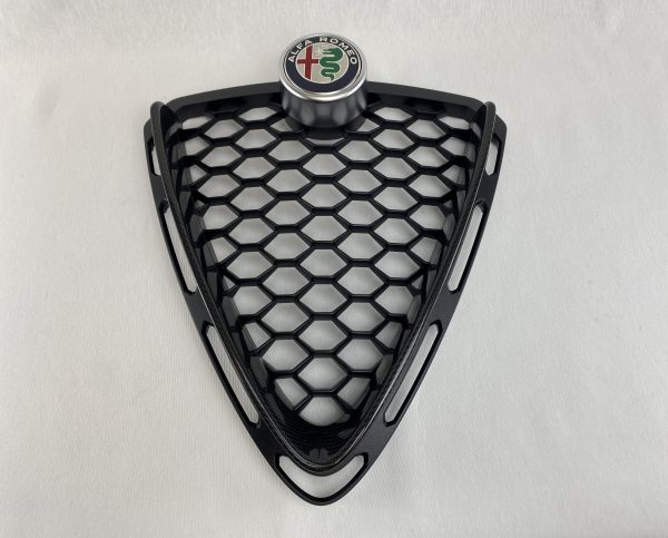 Original Alfa-Romeo frontgrill med kulfiber detaljer 50903612